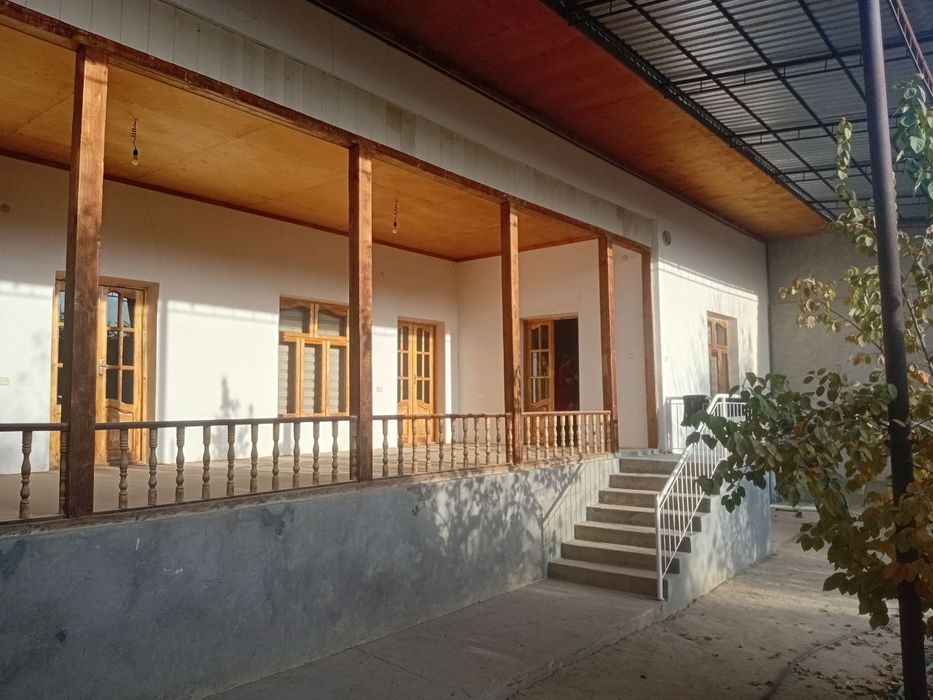 Uy sotiladi 6 sotix yangi toshmi postidan 5 km