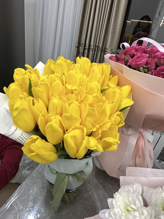 Цветы свежие букеты за пол цены