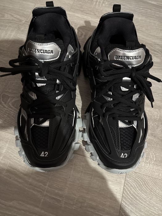 Balenciaga track