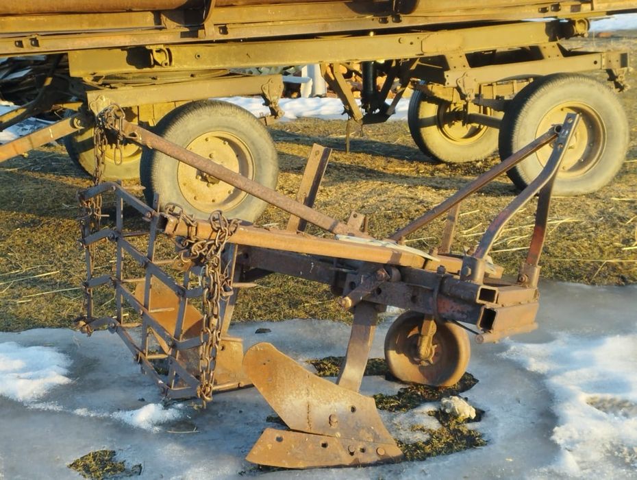 Продам плуг 2 корпусный