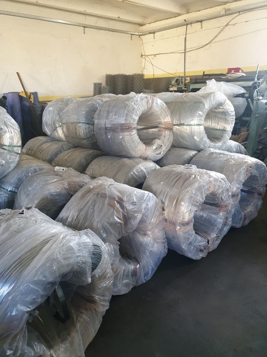 Plasa gard impletita; Sarma ghimpata