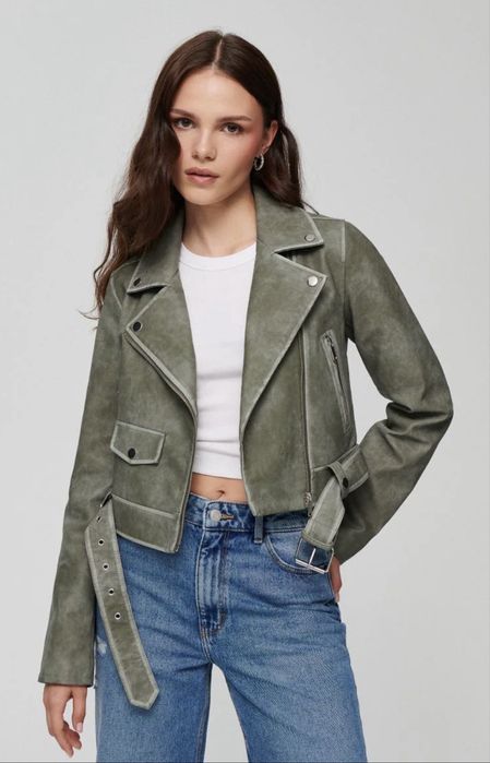 Bershka кожено яке