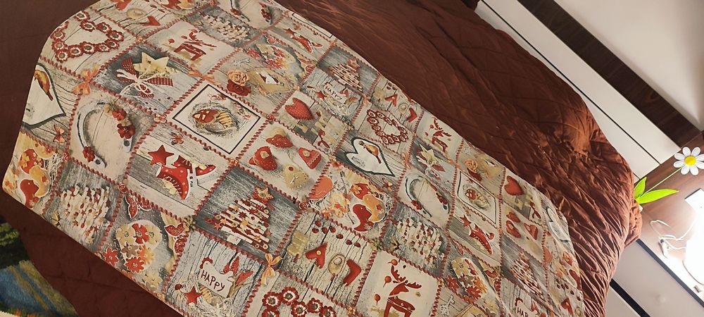 Față de masa festiva 70%bumbac, alb- roșu 138/200 cm, noua, Germania