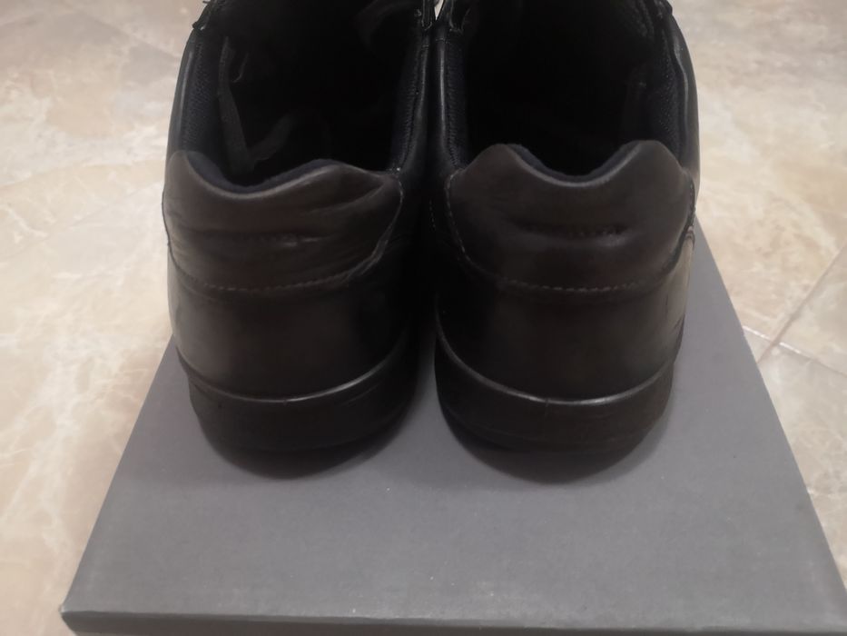 Мъжки обувки Ecco - кафяви и черни