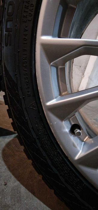 Гуми Nokian 255/45/19 джанти Ауди А8