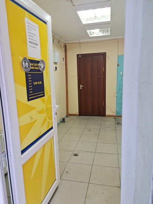 Сдам коммерческое помещение в центре.