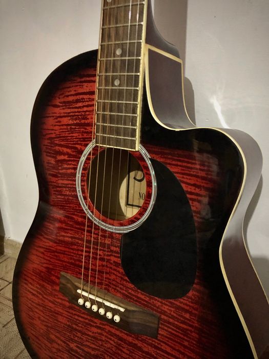 Акустическая гитара