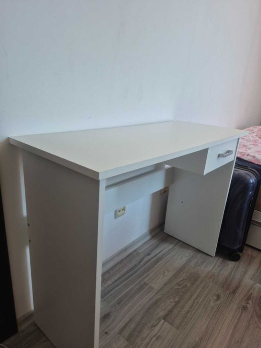 Продавам бюро 100х40