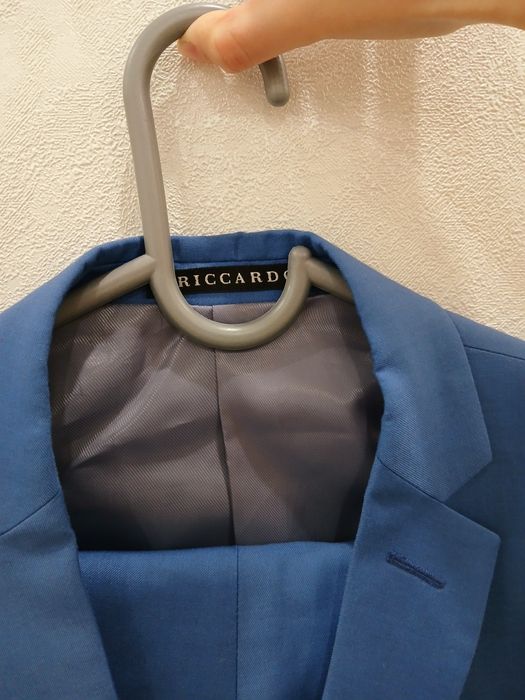 Продаю костюм к школе, универу