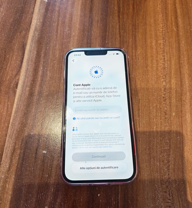 Vând iPhone 13 rosu 128gb