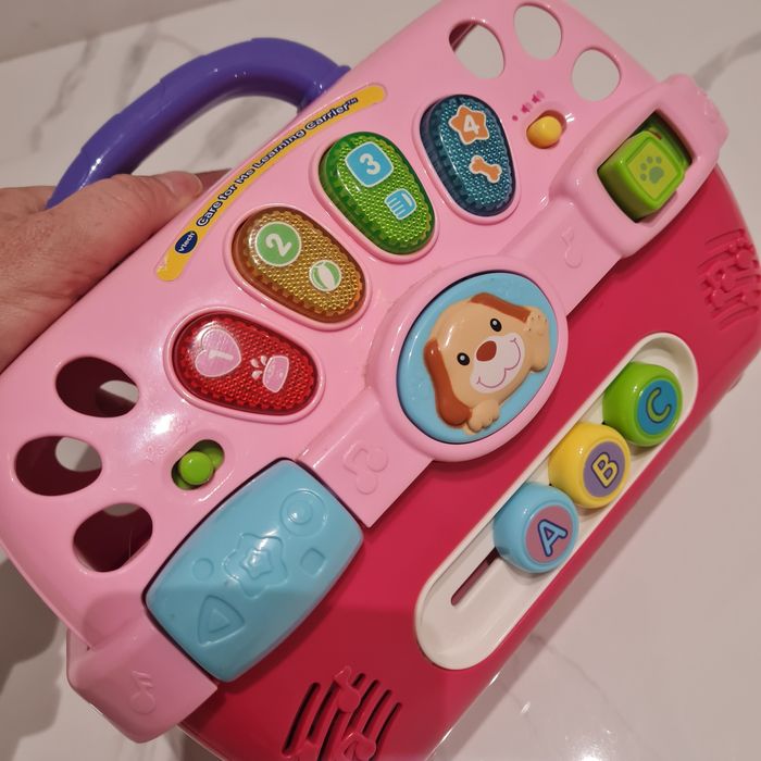 Интерактивна играчка Vtech с куче и клетка за пренасяне.