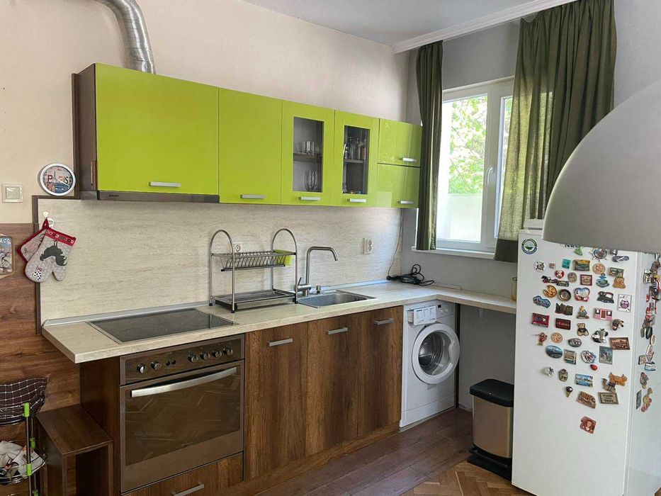 Четиристаен апартамент в центъра на Стара Загора