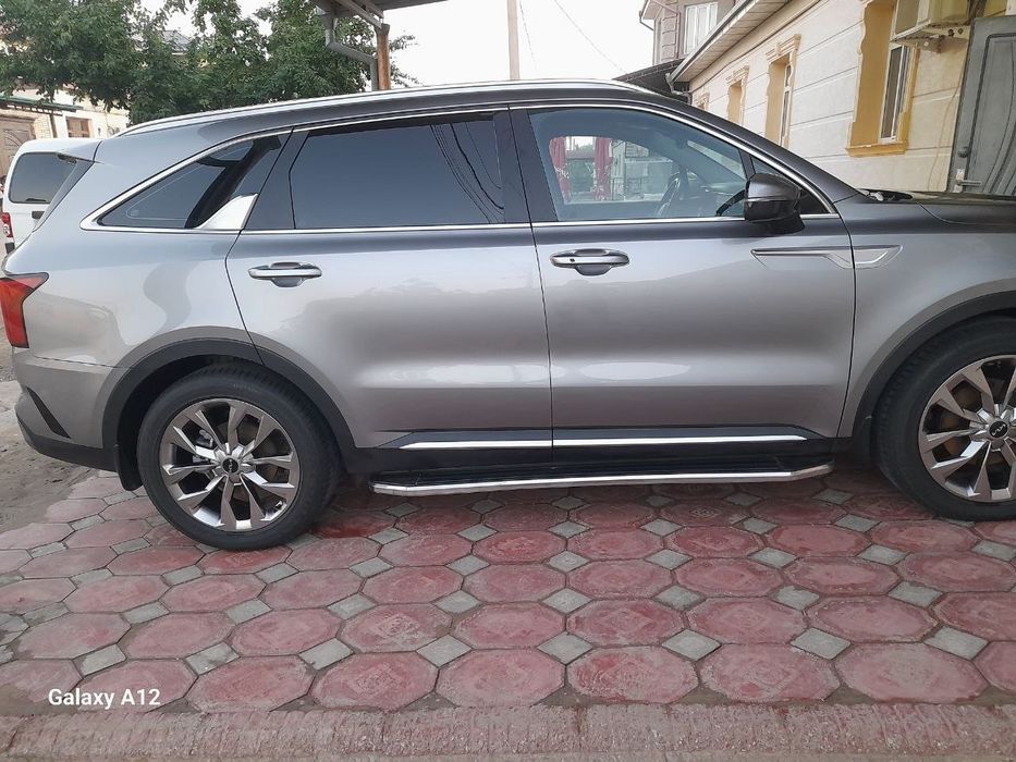 Kia Sorento      .