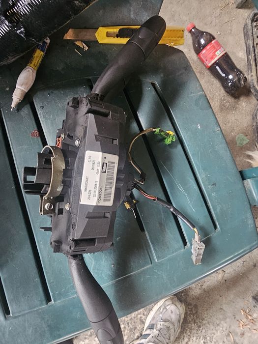 Bloc lumini spira volan peugeot 207 cod 96630724xt