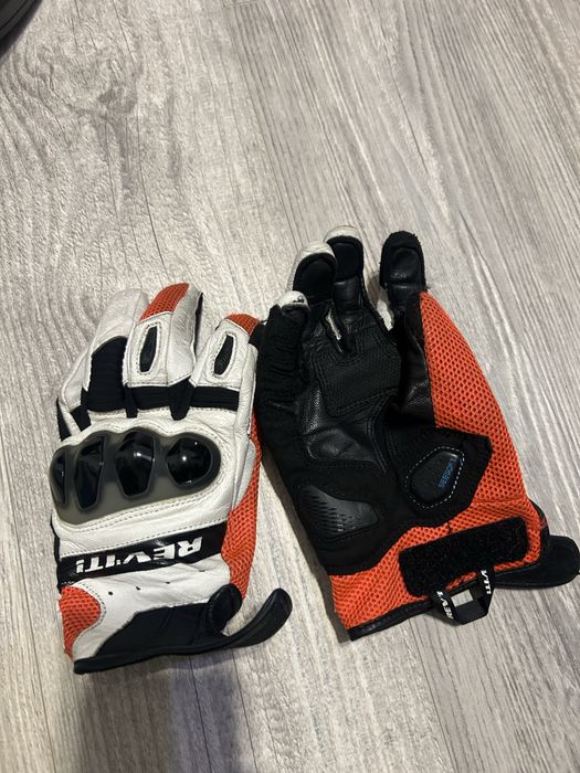 Vand casca moto si manusi