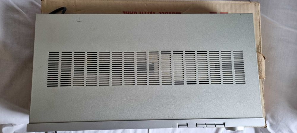 Amplificator AKAI AM-U110