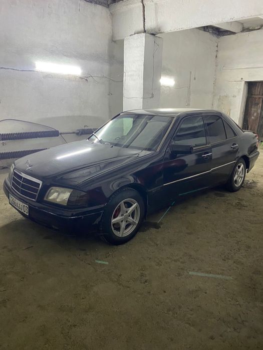 Продам машину срочно торг