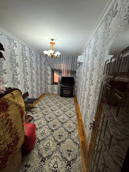 Katta balkonlik 2 xona 3 xona qilinga Uy sotiladi