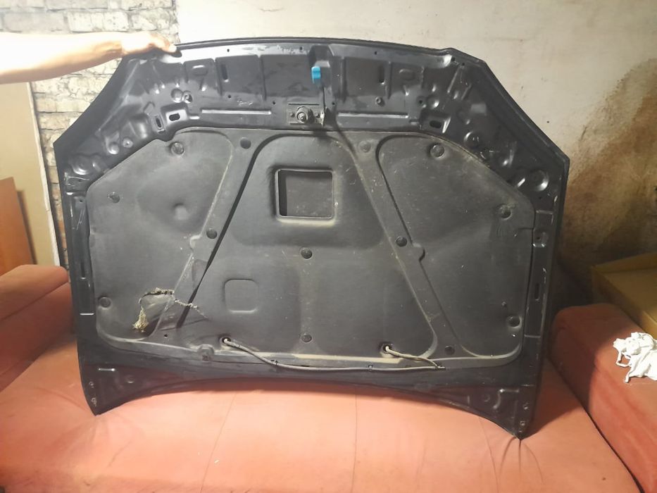 Продам капот и крыло