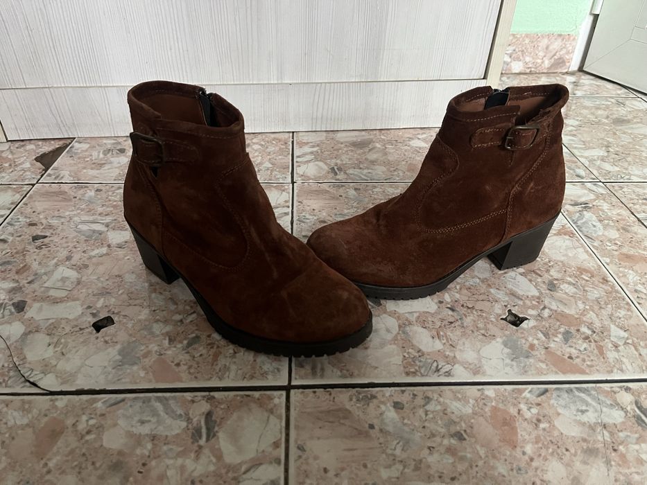 Дамски боти размер 36