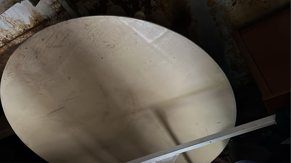 Стол «жер устел»