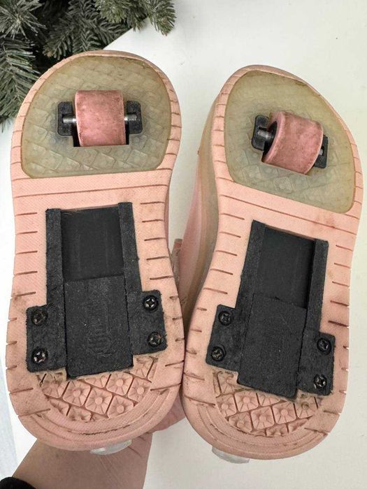 Роликовые кроссовки с подсветкой, размер 33