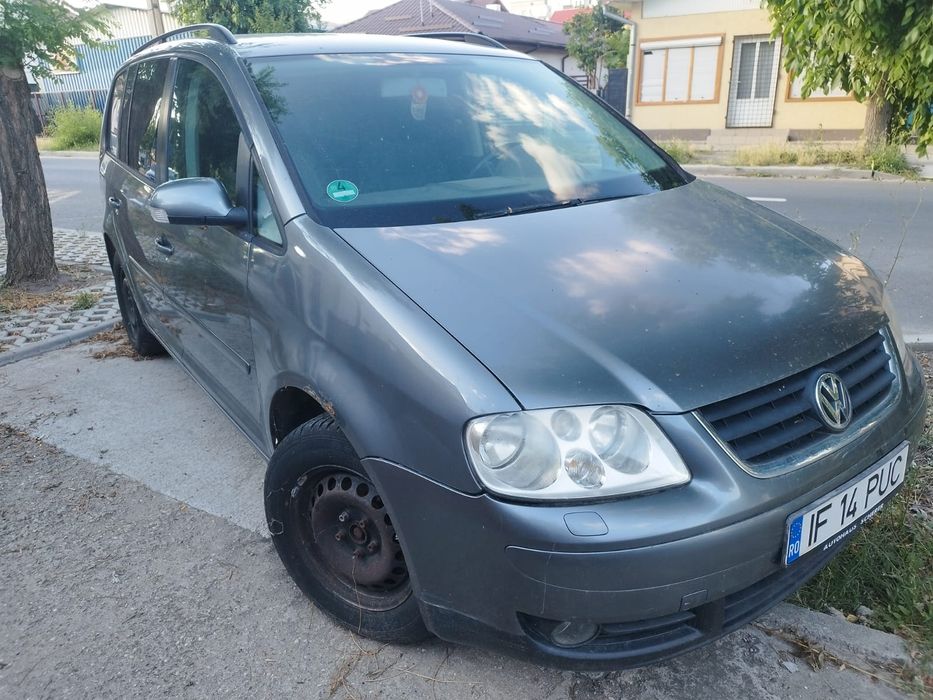 VOLKSWAGEN Touran