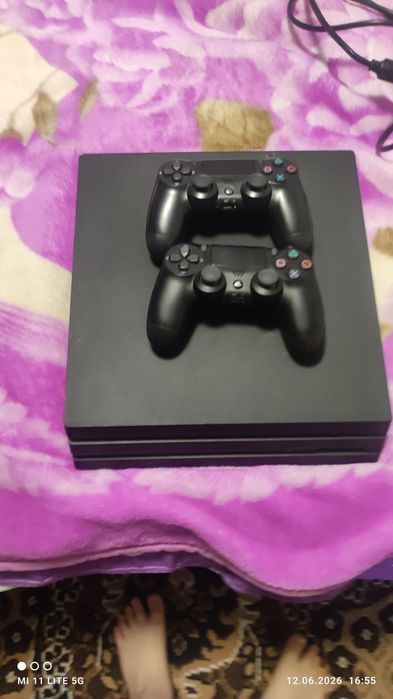 Vând Ps4 urgent.