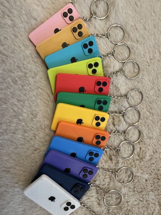 Breloc iPhone pentru ghiozdan sau chei