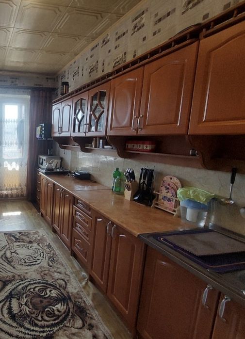 Продам кухонный гарнитур с мойкой