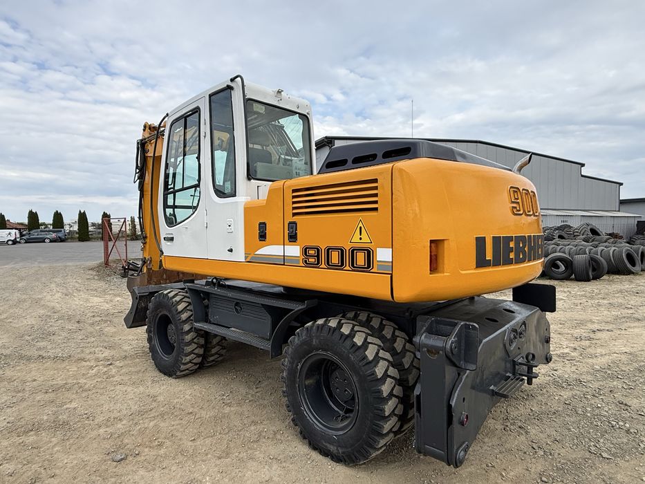 Excavator pe roti Liebherr A 900 C
