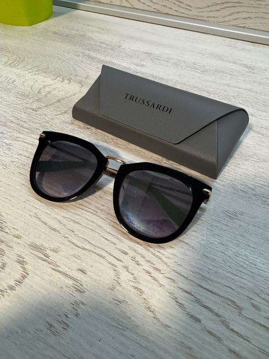 Слънчеви очила trussardi