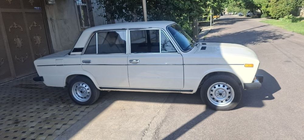 Vaz 2106 sotiladi