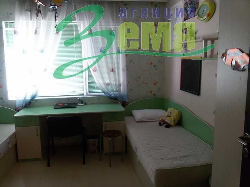 Дава се под наем Тристаен апартамент в Стара Загора, Железник - център - 67 кв.м за 306 € - Снимка #3