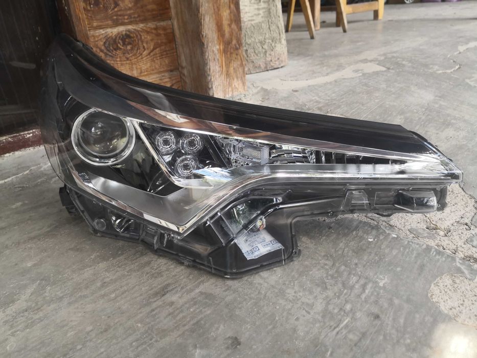 Фар Toyota C-HR LED десен/Фар Тойота C-HR/Фар Toyota CHR Оригинален