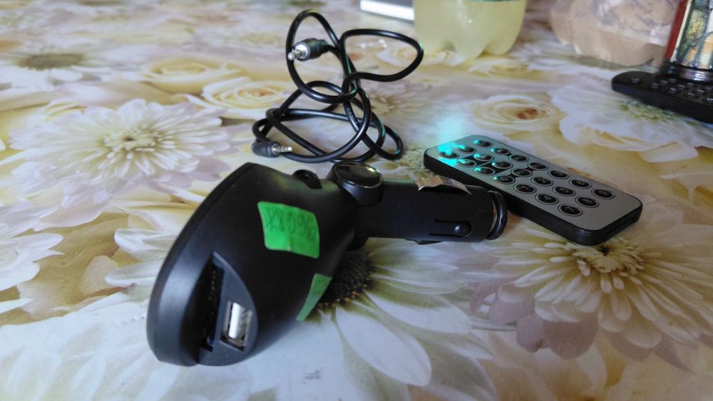 FM трансмитер за автомобил