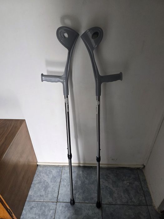 Cârje ortopedice noi