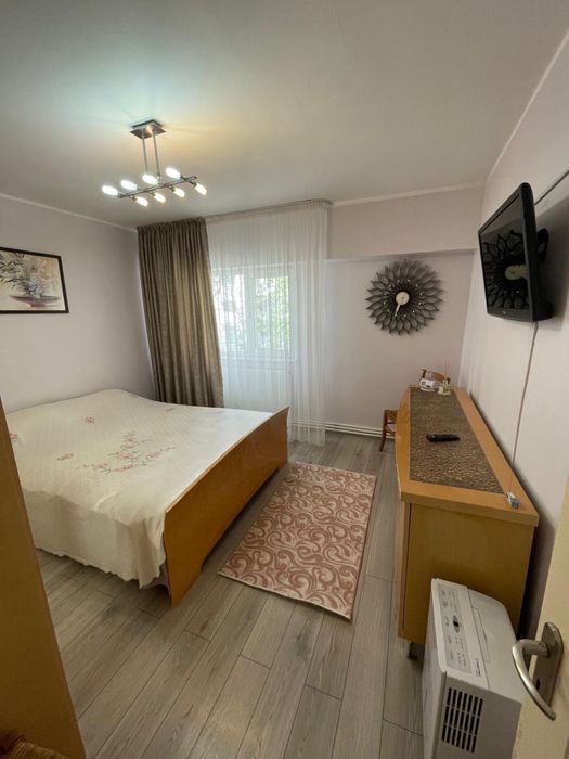Apartament 1 cameră utilat, I.C.Frimu et. 1 28 mp  lângă școala gimnazială Miron Costin Preț 1500 lei