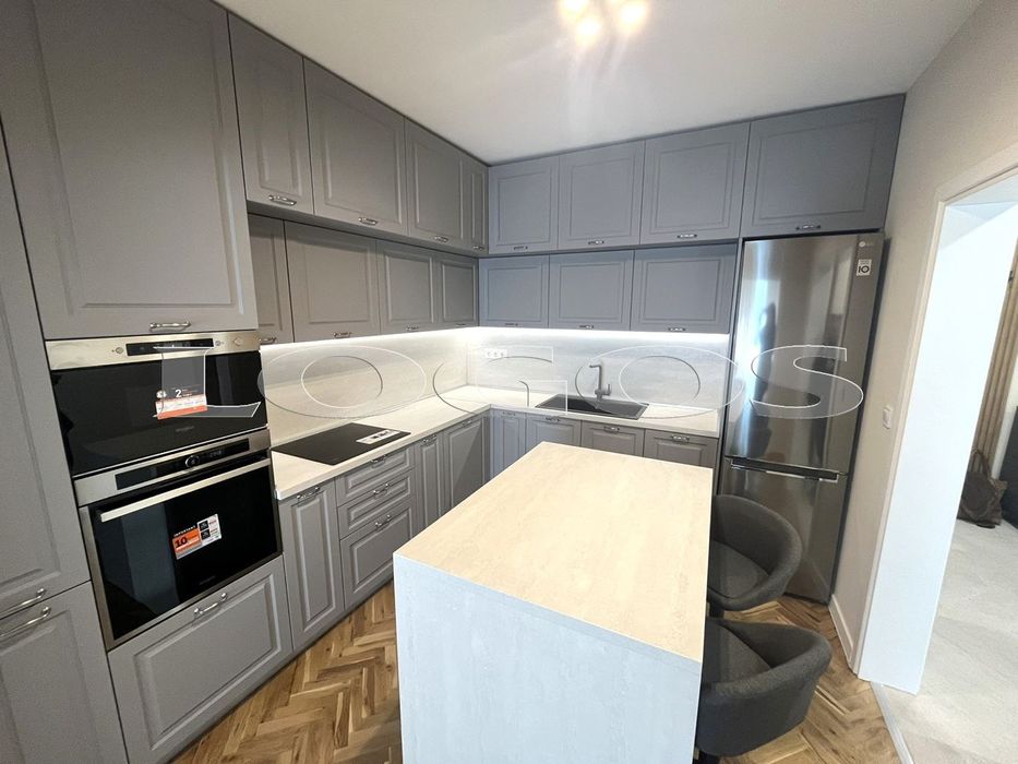 Дава се под наем Тристаен апартамент в Варна, Червен площад - 102 кв.м за 1150 € - Снимка #3