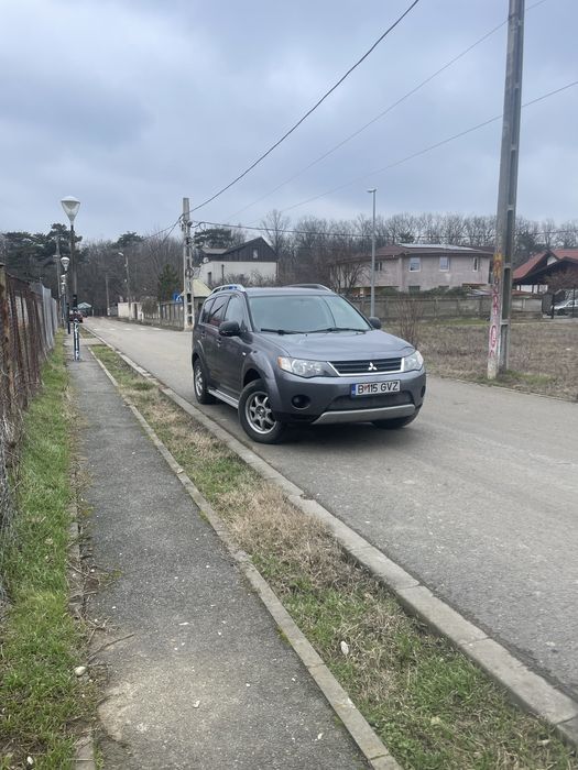 Mitsubishi outlender 2