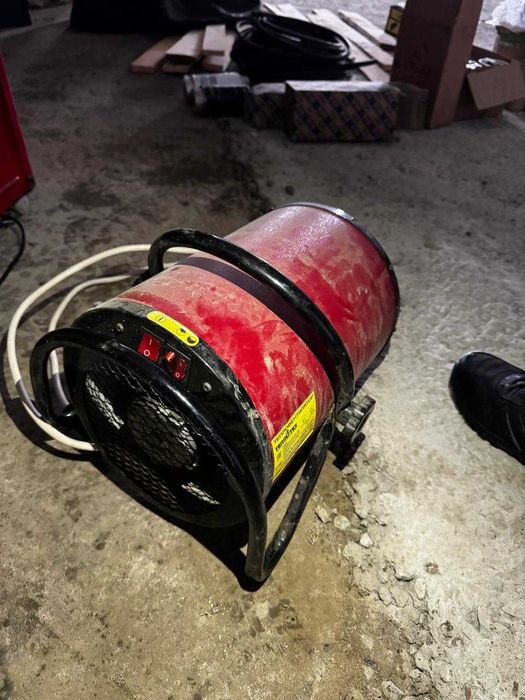 Пушка, электрический тепловентилятор.