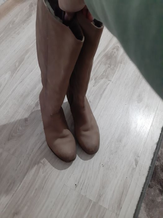 Продам натуральные сапоги