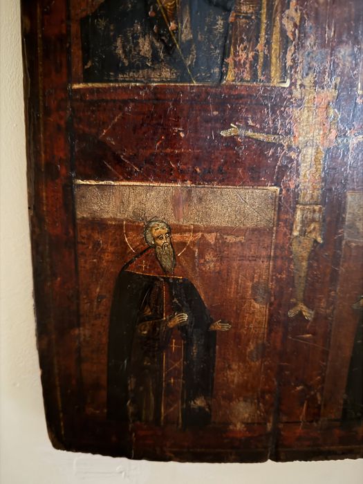 Icoana Veche, deosebita