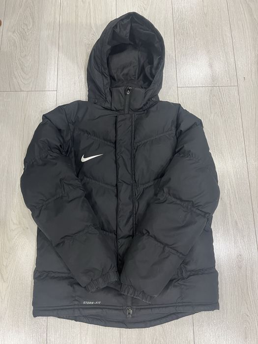Куртка nike.