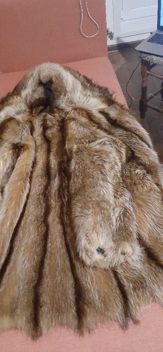 Продаю шубу с капюшоном