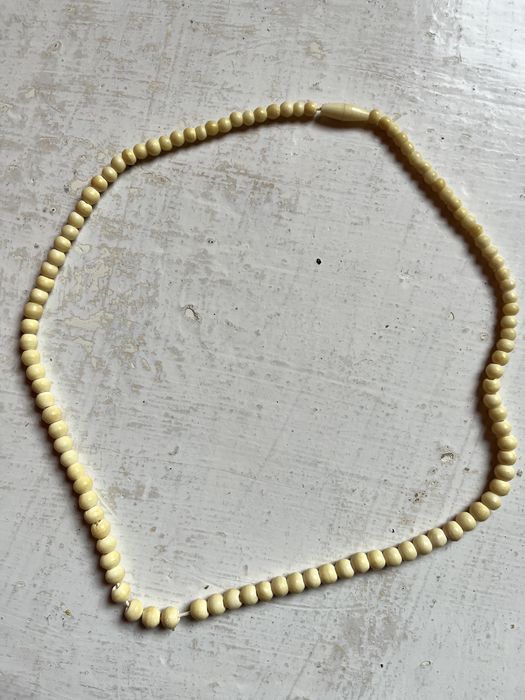 Coliere damă - diferite modele