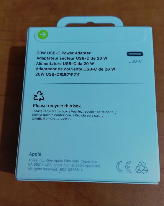 Incarcator Apple original iPhone 17 Pro Max.