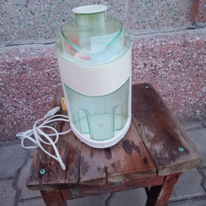 Соковыжималка  NOVA
