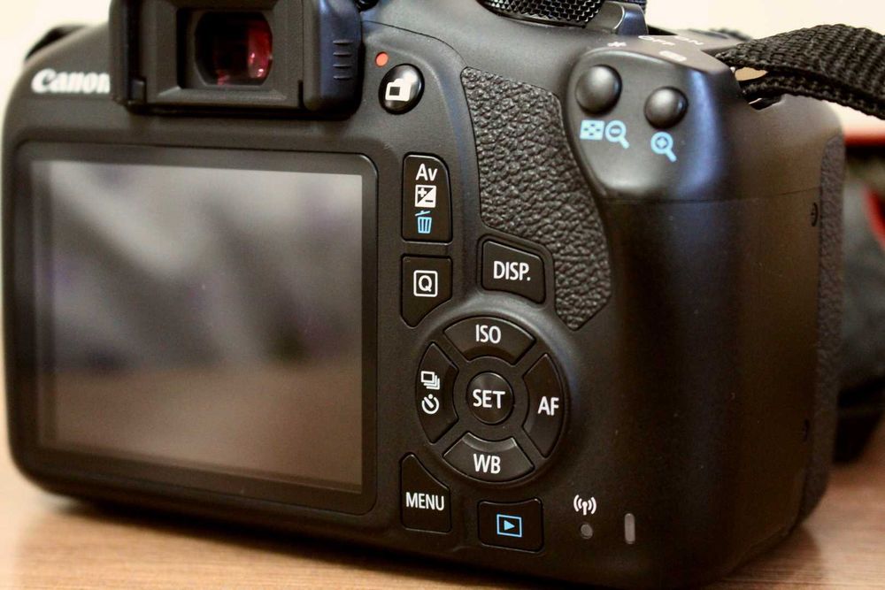 Фотоаппарат Canon EOS 1300D