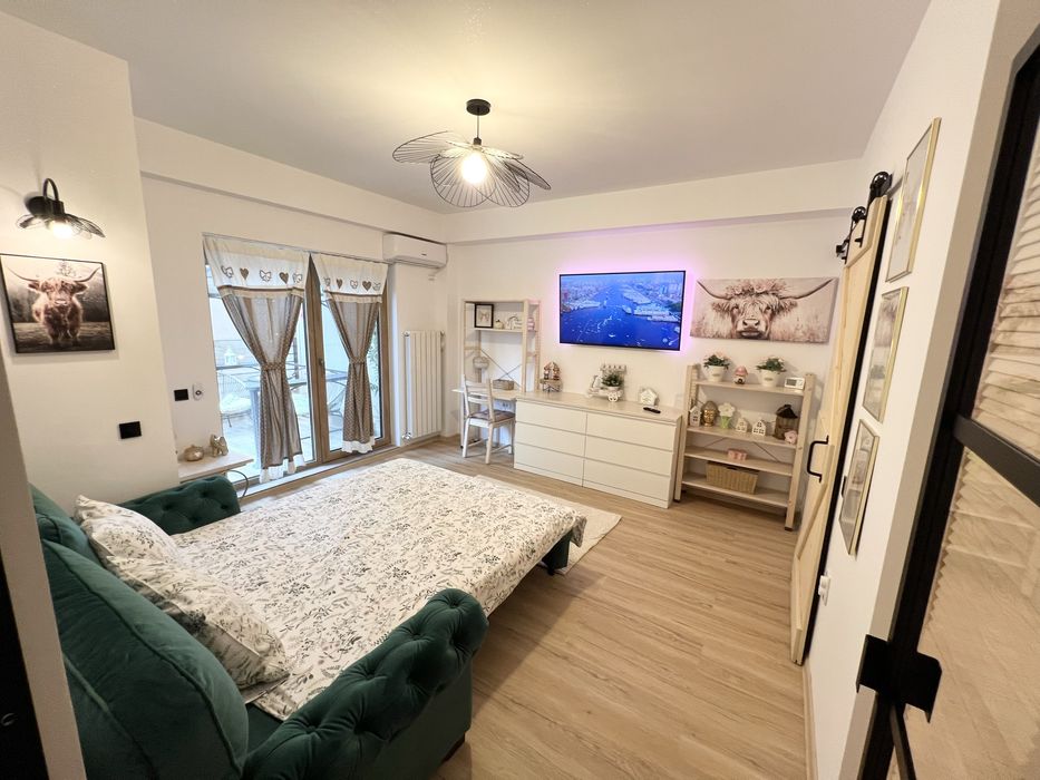 Garsoniera Tomis Plus+ curte